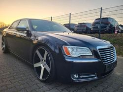 Blau Gebraucht 2011 Chrysler 300C Limousine | 11.500 €