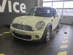 Pepper white Gebraucht 2011 Mini ONE Kleinwagen | 6.490 € (Fairer Preis)