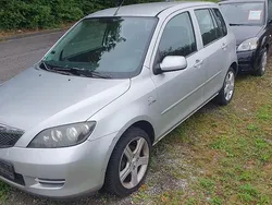 Silber Gebraucht 2006 Mazda 2 Active Kleinwagen | 1.999 € (Etwas zu teuer)