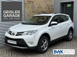 Weiß Gebraucht 2015 Toyota RAV4 Comfort SUV | 12.985 € (Fairer Preis)