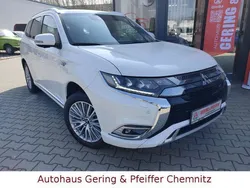 Weiß Gebraucht 2019 Mitsubishi Outlander P-HEV Top SUV | 20.990 € (Etwas zu teuer)