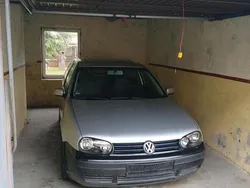 Silber Gebraucht 2003 VW Golf IV Kleinwagen | 1.200 € (Guter Preis)