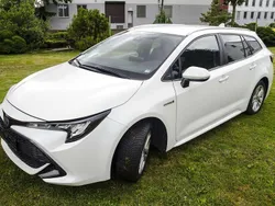 Super white 2 Gebraucht 2020 Toyota Corolla Hybrid Business Edition Kombi | 16.200 € (Superpreis)