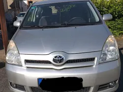 Grau Gebraucht 2005 Toyota Corolla Verso Van / Kleinbus | 4.000 € (Fairer Preis)