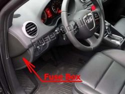 Blau Gebraucht 2003 Audi A3 Attraction Limousine | 3.990 € (Teuer)