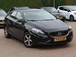 Schwarz Gebraucht 2013 Volvo V40 Kinetic Kombi | 5.418 € (Superpreis)