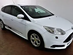 Frozen white Gebraucht 2012 Ford Focus Sport Limousine | 7.999 € (Fairer Preis)