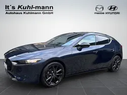 Deep crystal blue Gebraucht 2024 Mazda 3 Homura-Line Kleinwagen | 27.900 € (Guter Preis)