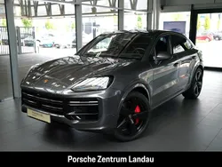 Grau Gebraucht 2023 Porsche Cayenne Turbo E-Hybrid SUV | 167.790 € (Teuer)