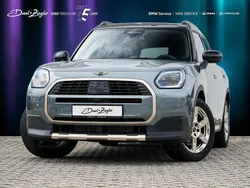 Smokey green metallic (metallic) Gebraucht 2024 Mini Countryman Favoured SUV | 39.980 € (Fairer Preis)