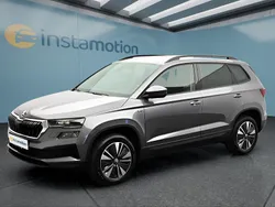 Grau Gebraucht 2024 Skoda Karoq SUV | 30.699 € (Guter Preis)