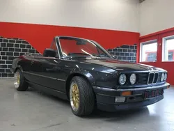 Schwarz Gebraucht 1989 BMW 320 Cabriolet Sport Line Cabrio | 19.890 €