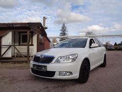 Weiß Gebraucht 2010 Skoda Octavia Impuls Edition Kombi | 4.950 € (Guter Preis)