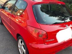 Rot Gebraucht 2004 Peugeot 206 Tendance Kleinwagen | 500 € (Superpreis)
