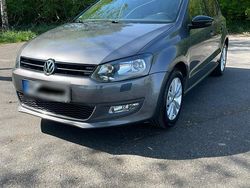 Grau Gebraucht 2011 VW Polo Style Kleinwagen | 4.000 € (Fairer Preis)