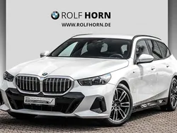 Weiß Gebraucht 2024 BMW 520 Comfort Edition Kombi | 52.950 € (Guter Preis)