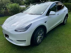 Weiß Gebraucht 2022 Tesla Model Y Performance SUV | 41.000 € (Etwas zu teuer)