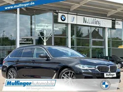 Black sapphire (metallic) Gebraucht 2023 BMW 540 Performance Kombi | 44.799 € (Guter Preis)
