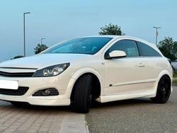 Weiß Gebraucht 2008 Opel Astra GTC OPC | 4.300 € (Etwas zu teuer)