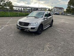 Beige Gebraucht 2005 Mercedes ML280 SUV | 14.000 €