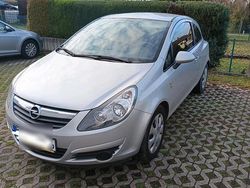 Silber Gebraucht 2010 Opel Corsa Edition Kleinwagen | 3.650 € (Teuer)