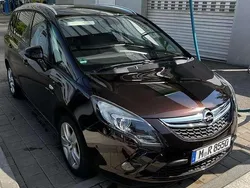 Gebraucht 2014 Opel Zafira Tourer Active Van / Kleinbus | 9.000 € (Teuer)