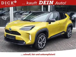 Brass gold metallic (5c2)/ bla Gebraucht 2022 Toyota Yaris Cross SUV | 22.950 € (Fairer Preis)