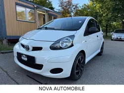 Weiß Gebraucht 2009 Toyota Aygo Basis Kleinwagen | 2.890 € (Fairer Preis)
