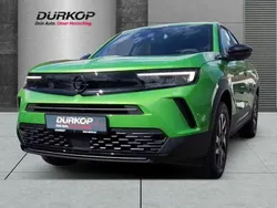 Lackierung matcha green/typ au Gebraucht 2024 Opel Mokka SUV | 24.990 € (Etwas zu teuer)