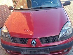 Rot Gebraucht 2003 Renault Clio II Expression Limousine | 1.500 € (Fairer Preis)