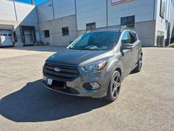 Grau Gebraucht 2017 Ford Kuga ST-Line SUV | 12.500 € (Guter Preis)