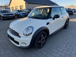 Weiß Gebraucht 2012 Mini ONE Kleinwagen | 5.200 € (Etwas zu teuer)