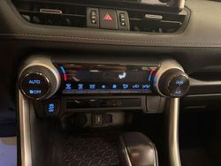 Grau Gebraucht 2021 Toyota RAV4 Lounge SUV | 14.900 €