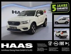 Ice white, solid / solid Gebraucht 2020 Volvo XC40 Momentum SUV | 18.380 € (Fairer Preis)