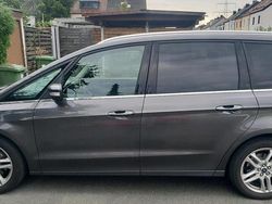 Grau Gebraucht 2018 Ford Galaxy Van / Kleinbus | 17.500 € (Superpreis)