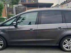 Grau Gebraucht 2018 Ford Galaxy Van / Kleinbus | 17.500 € (Superpreis)