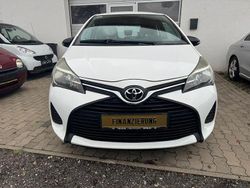 Weiß Gebraucht 2015 Toyota Yaris Basis Kleinwagen | 5.999 € (Fairer Preis)