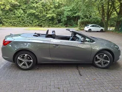 Grau Gebraucht 2017 Opel Cascada Ultimate Cabrio | 11.950 € (Guter Preis)