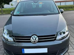 Grau Gebraucht 2019 VW Sharan Van / Kleinbus | 21.900 € (Fairer Preis)