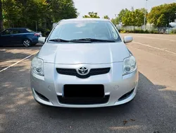 Silber Gebraucht 2009 Toyota Auris Limousine | 2.900 € (Guter Preis)