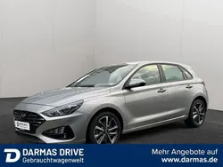Silber Gebraucht 2023 Hyundai i30 Trend Limousine | 17.490 € (Fairer Preis)