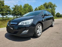 Schwarz Gebraucht 2011 Opel Astra Kombi | 3.500 € (Fairer Preis)