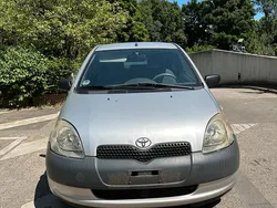 Silber Gebraucht 2000 Toyota Yaris Kleinwagen | 1.299 € (Fairer Preis)