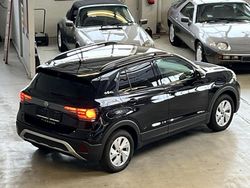 Schwarz (deep black perleffekt / deep black perleffekt) Gebraucht 2025 VW T-Cross Goal SUV | 20.900 € (Superpreis)