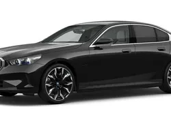 Schwarz Gebraucht 2024 BMW 550e Comfort Edition Limousine | 75.312 € (Superpreis)