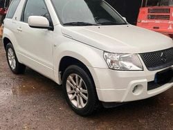 Weiß Gebraucht 2007 Suzuki Grand Vitara SUV | 5.600 € (Fairer Preis)