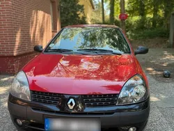 Gebraucht 2004 Renault Clio II Kleinwagen | 400 €