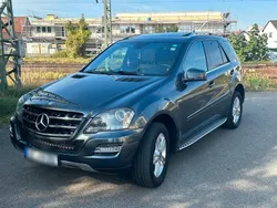 Grau Gebraucht 2010 Mercedes ML350 Edition SUV | 10.499 €