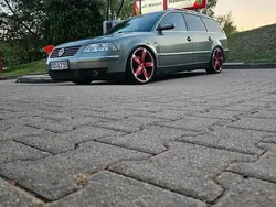 Grün Gebraucht 2001 VW Passat Highline Kombi | 2.100 € (Fairer Preis)