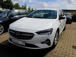 Weiß Gebraucht 2022 Opel Insignia Kombi | 16.950 € (Fairer Preis)